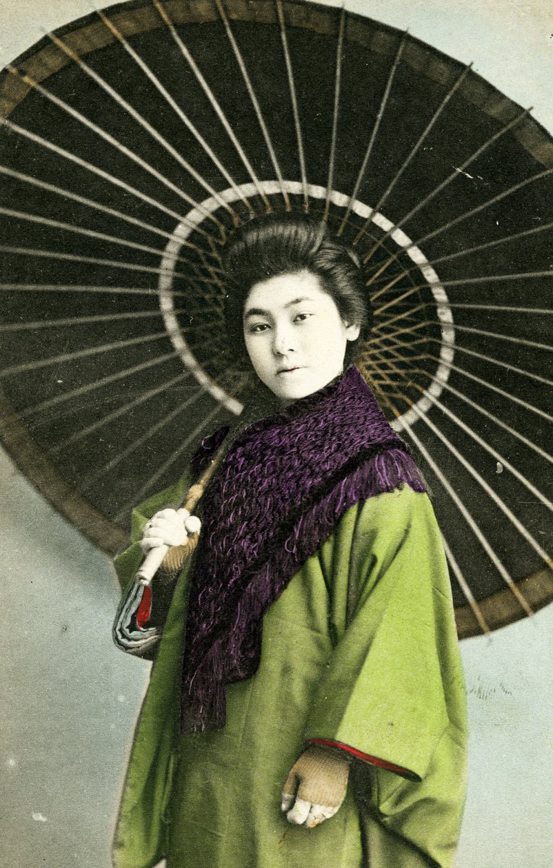 Mujer japonesa con parasol, c.1910 de Japanese Photographer