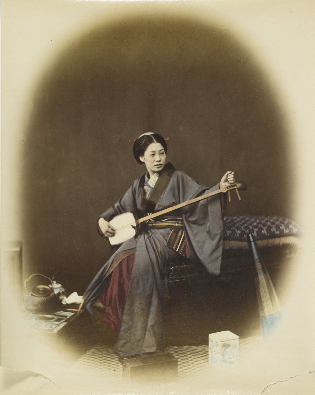 Mujer tocando el shamisen de Japanese Photographer