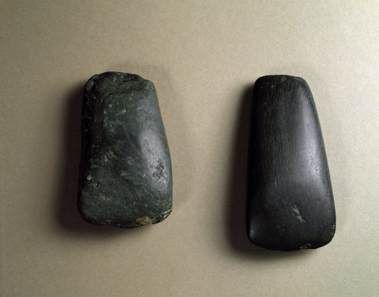 Hachas de sílex, período Jomon 4500-3700 a.C. de Japanese School