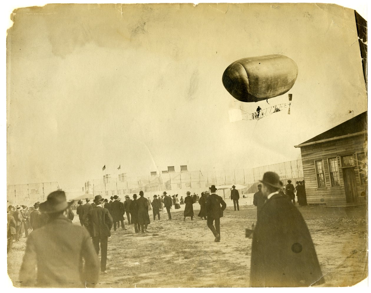 Dirigible "California Arrow" de Jessie Tarbox Beals