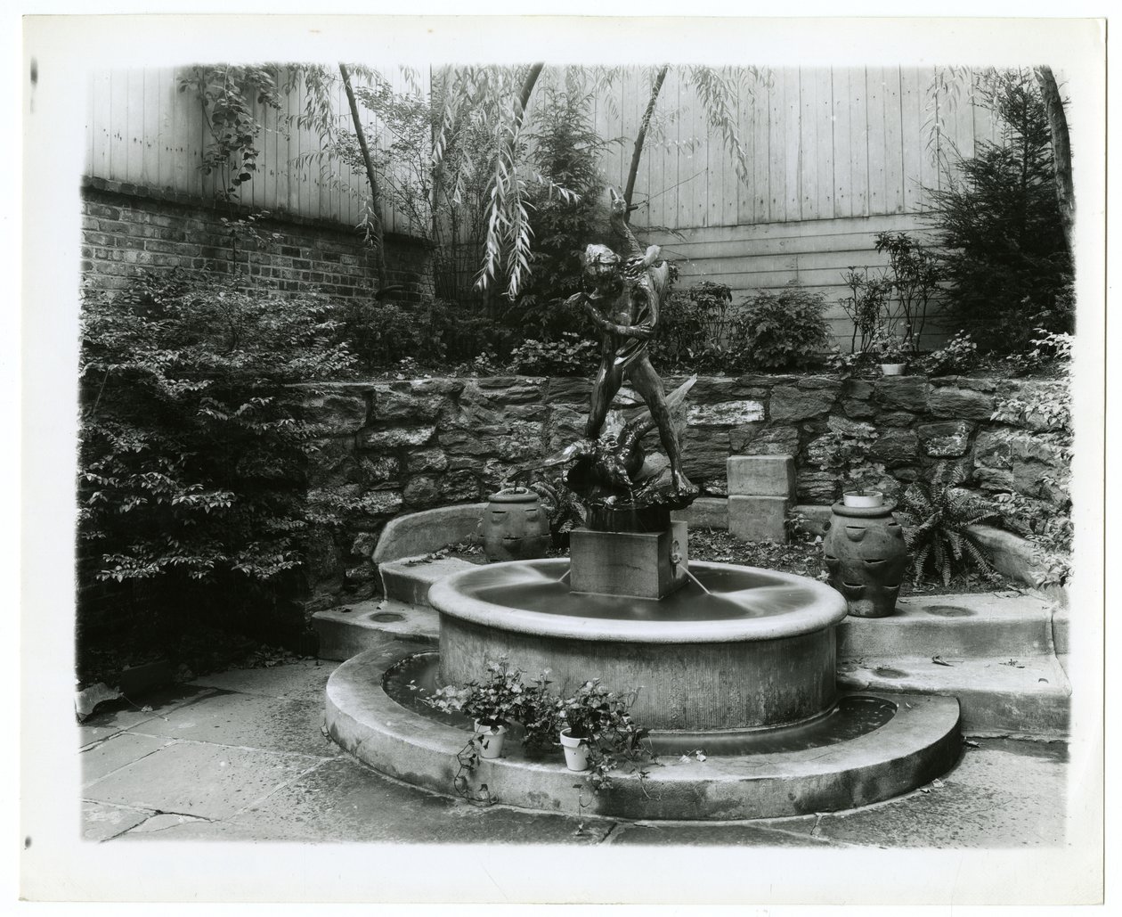 Fuente del jardín, c.1905-40 de Jessie Tarbox Beals