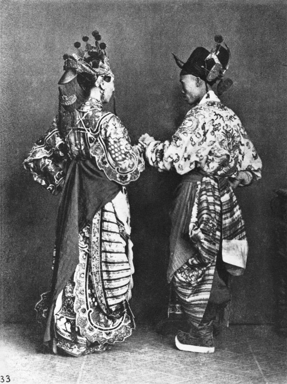 Actores chinos desde atrás, c.1870 de John Thomson