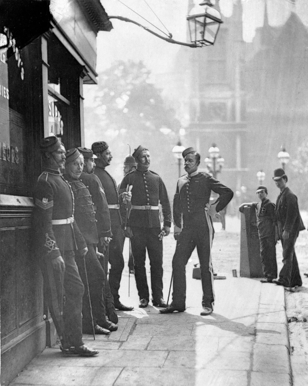 Sargentos de Reclutamiento, 1877 de John Thomson