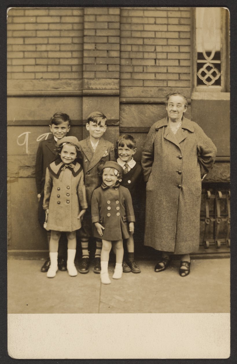 [Grupo de niños] de John Frank Keith