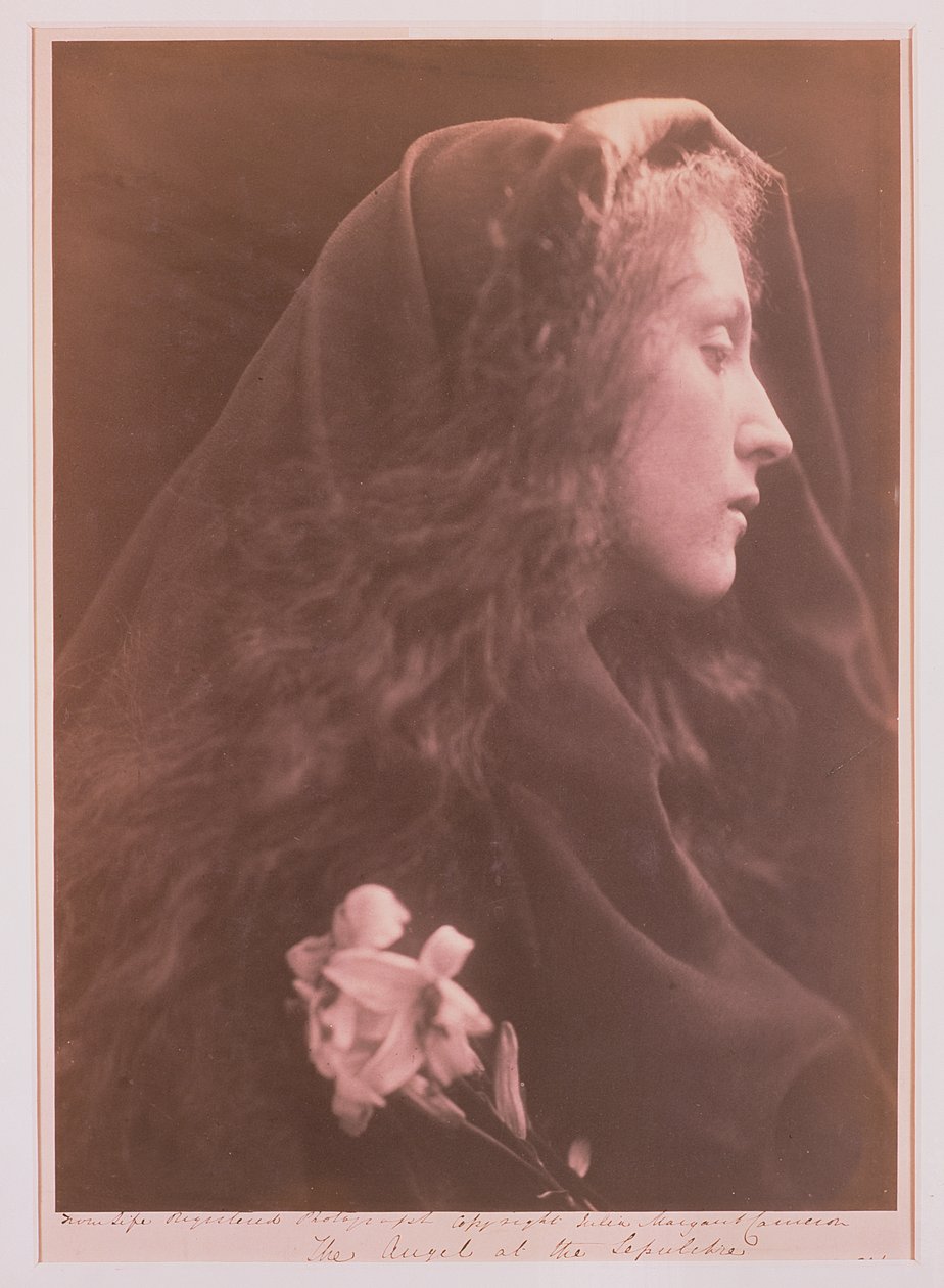 El ángel en el sepulcro de Julia Margaret Cameron