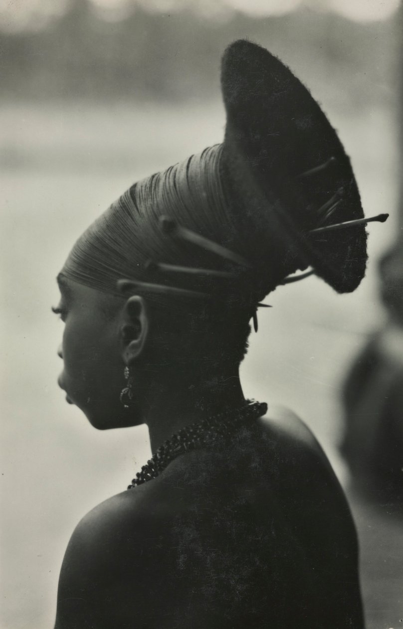 Mangbetu-Frisur, Foto von Kazimierz Zagórski, 1928-1938 de Kazimierz Zagórski