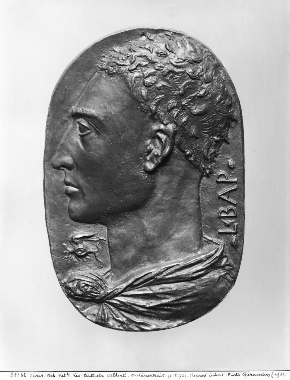 Autorretrato en medallón (bronce) de Leon Battista Alberti