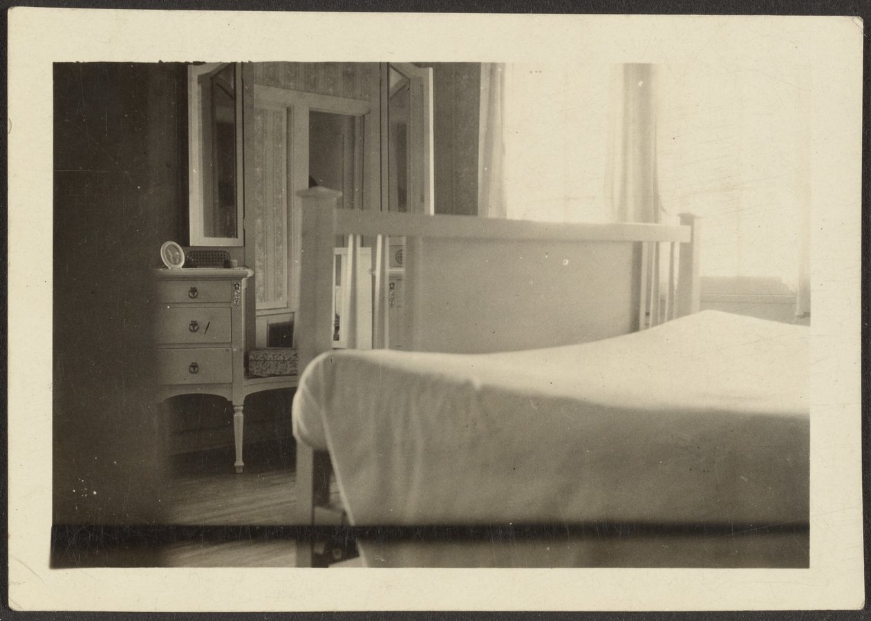 [Dormitorio Interior] de Louis Fleckenstein