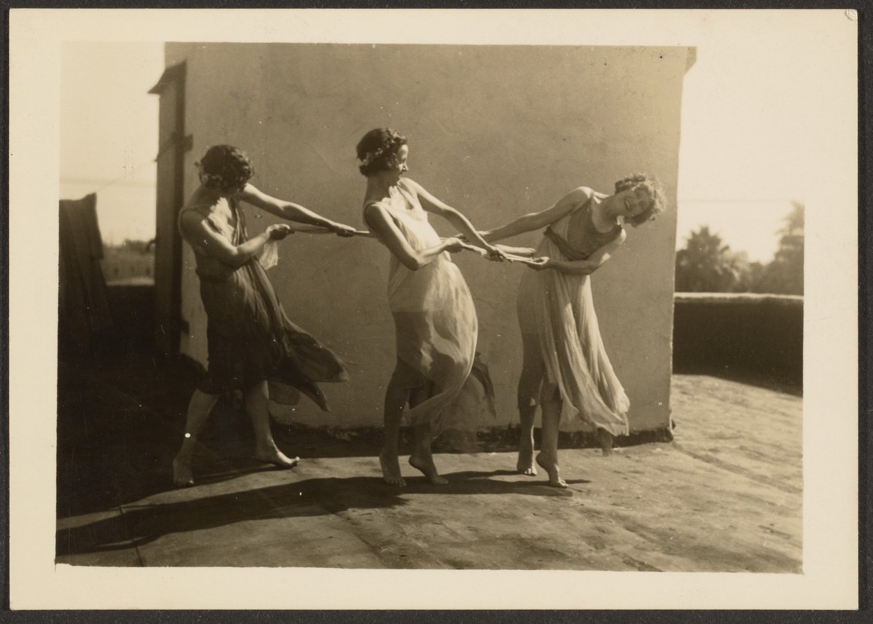 [Bailarinas en la azotea] de Louis Fleckenstein