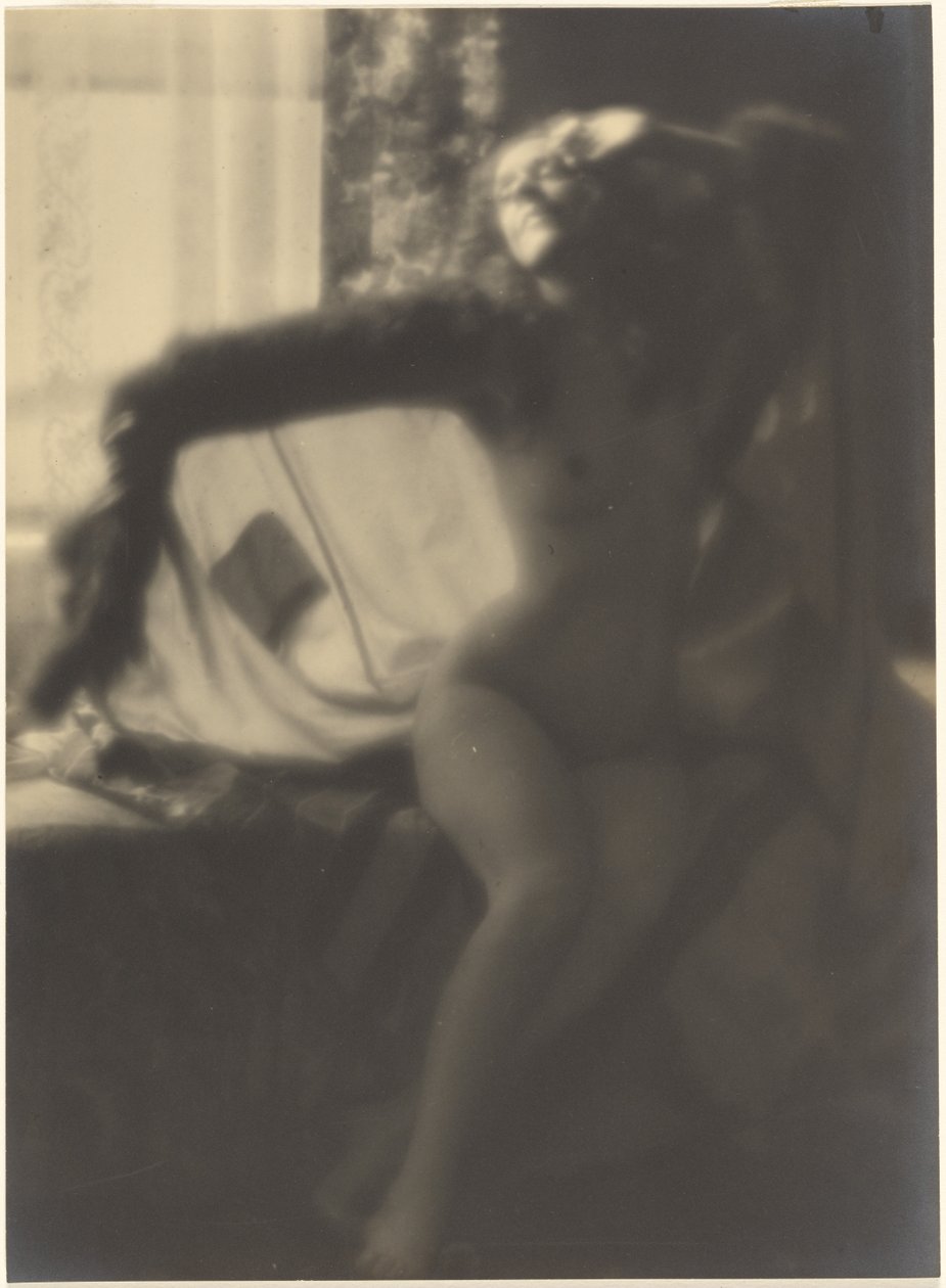 [Mujer desnuda sentada en la cama] de Louis Fleckenstein