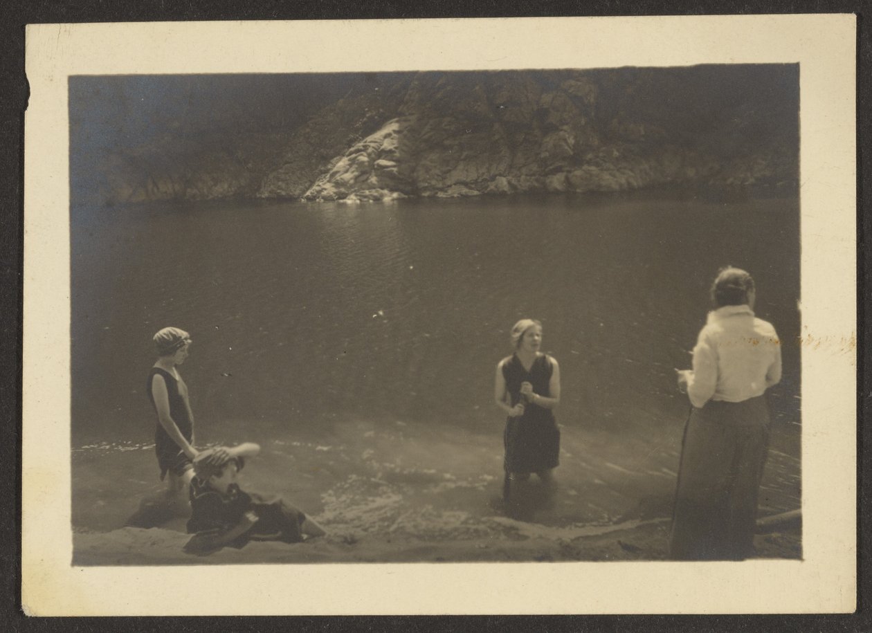 [Figuras en un lago] de Louis Fleckenstein