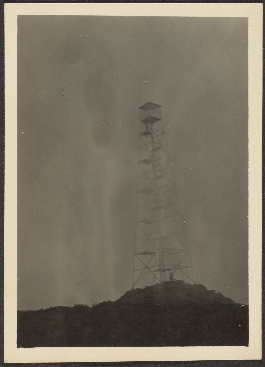 [Paisaje con torre eléctrica] de Louis Fleckenstein
