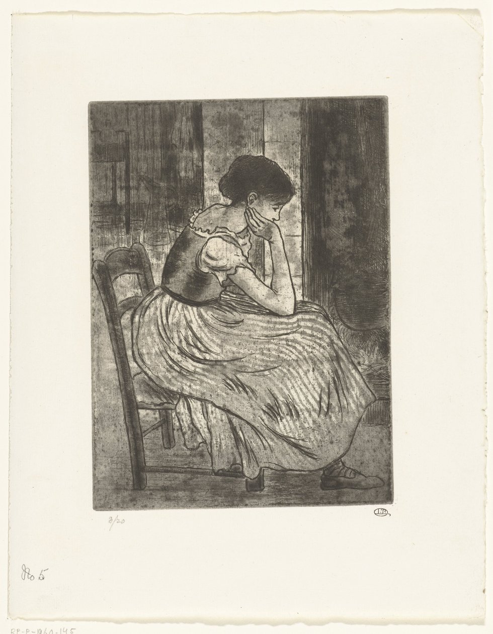 Mujer joven sentada junto a una chimenea de Lucien Pissarro