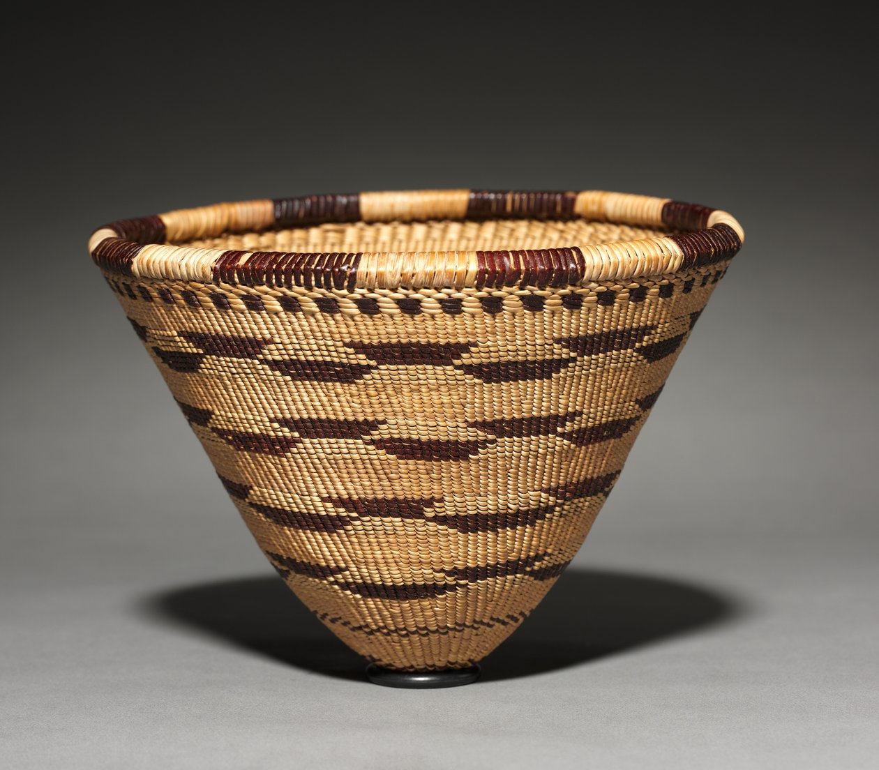 Modelo de cesta de carga de Mary Benson.
