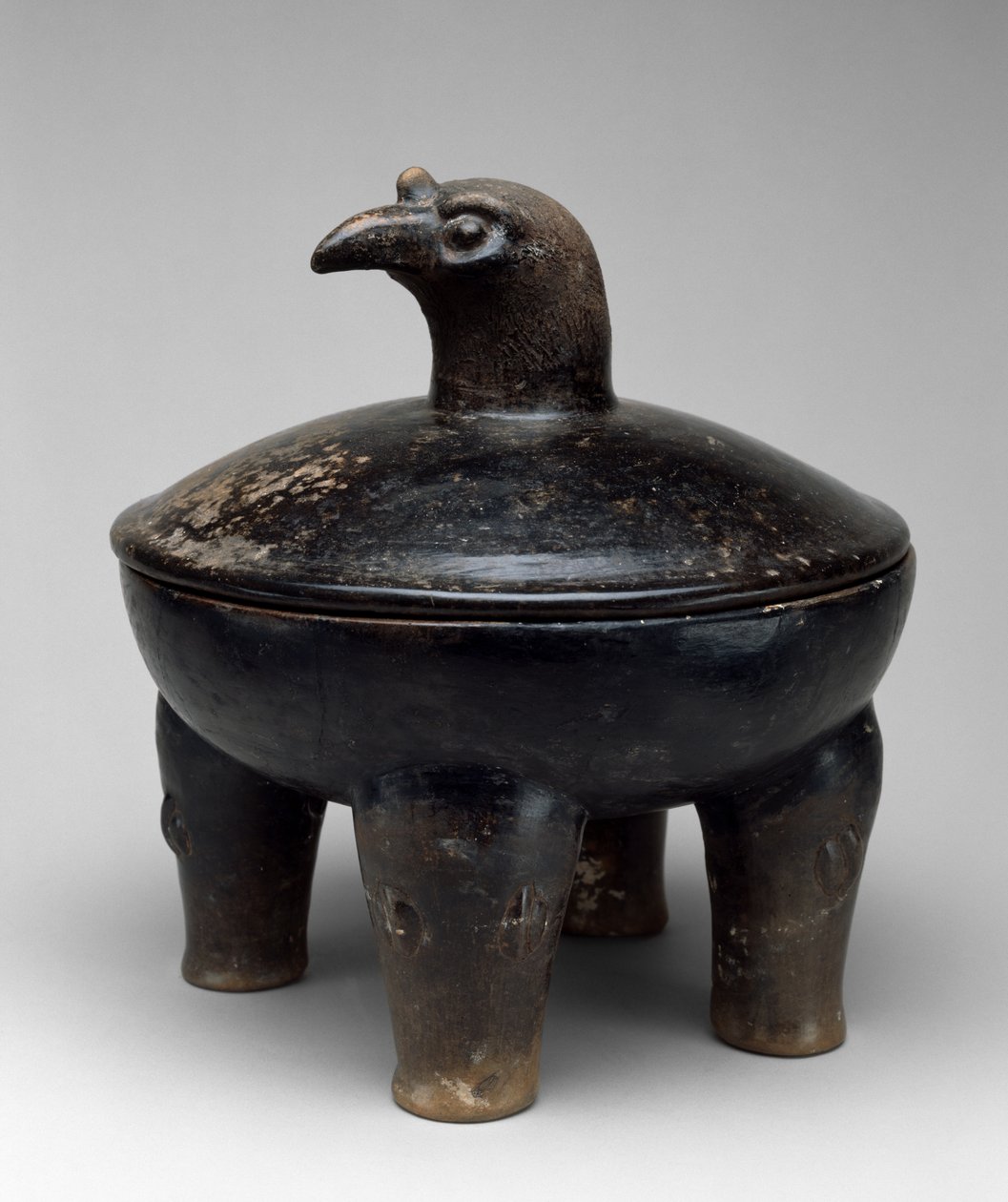Cuenco cubierto con asa de cabeza de pájaro, Clásico Temprano, 250-550 de Mayan
