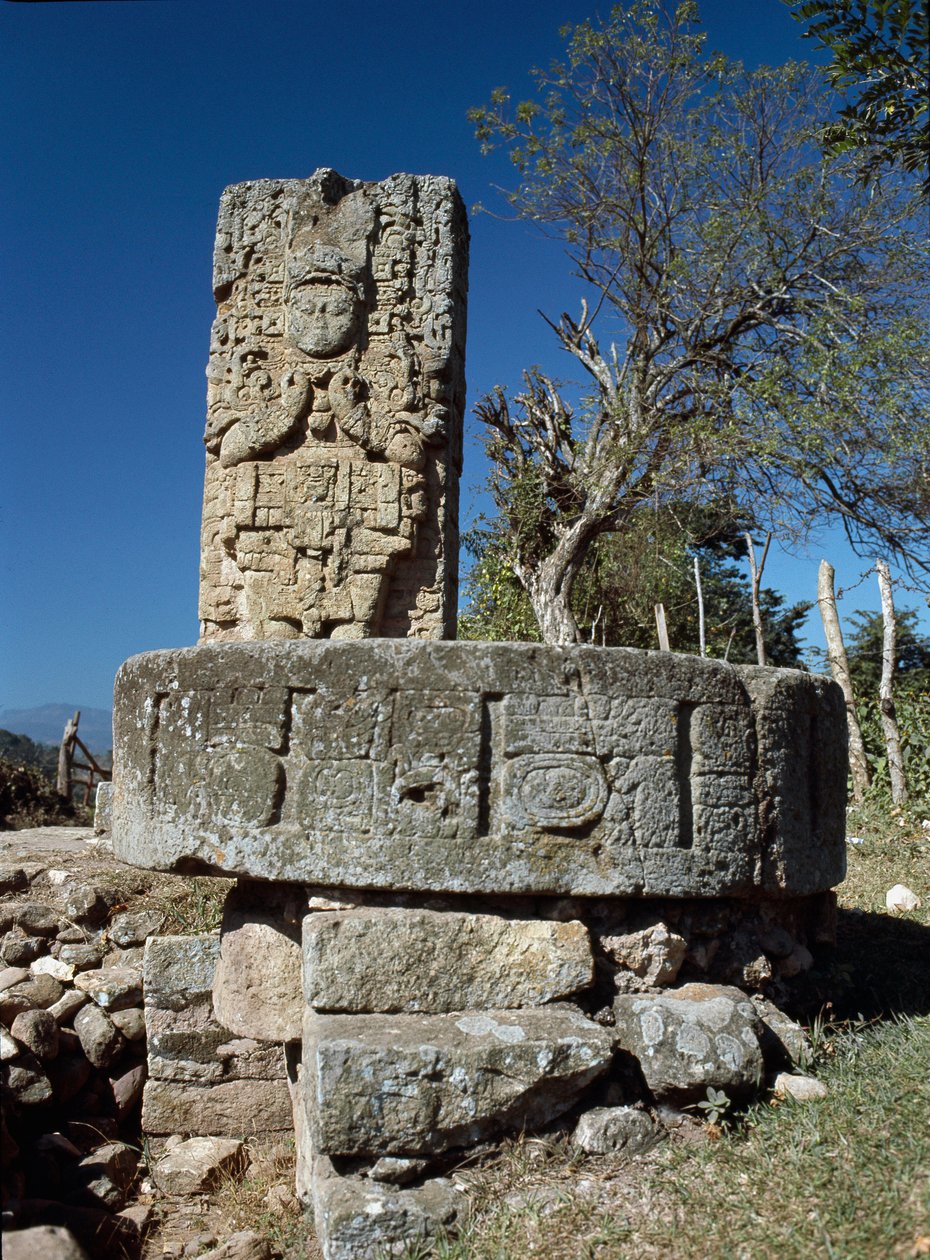 Estela 5, 706 d.C. de Mayan