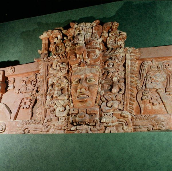 Máscara arquitectónica, Campeche, Península de Yucatán, México de Mayan Mayan