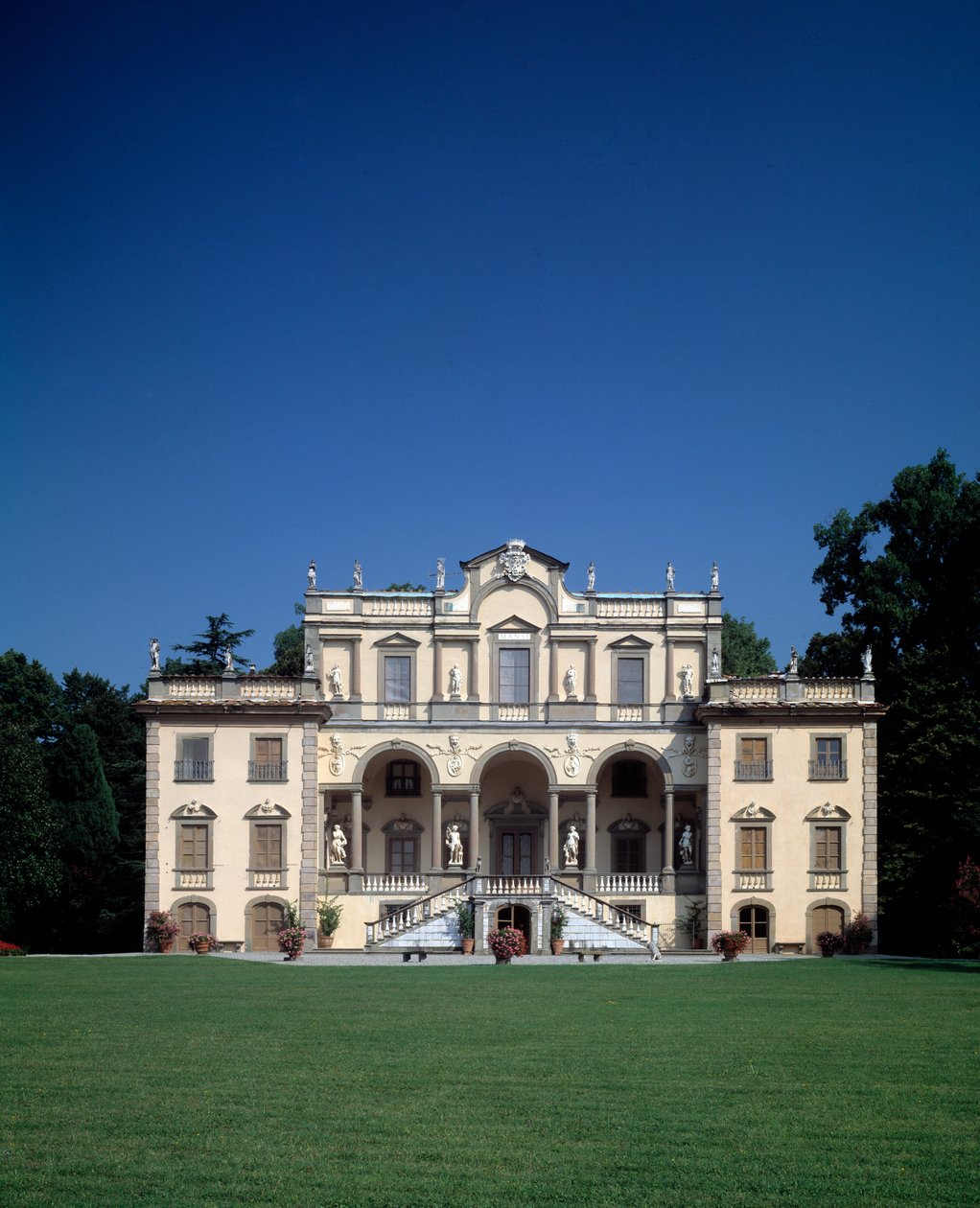 Fachada de Villa Mansi de Muzio (circle of) Oddi
