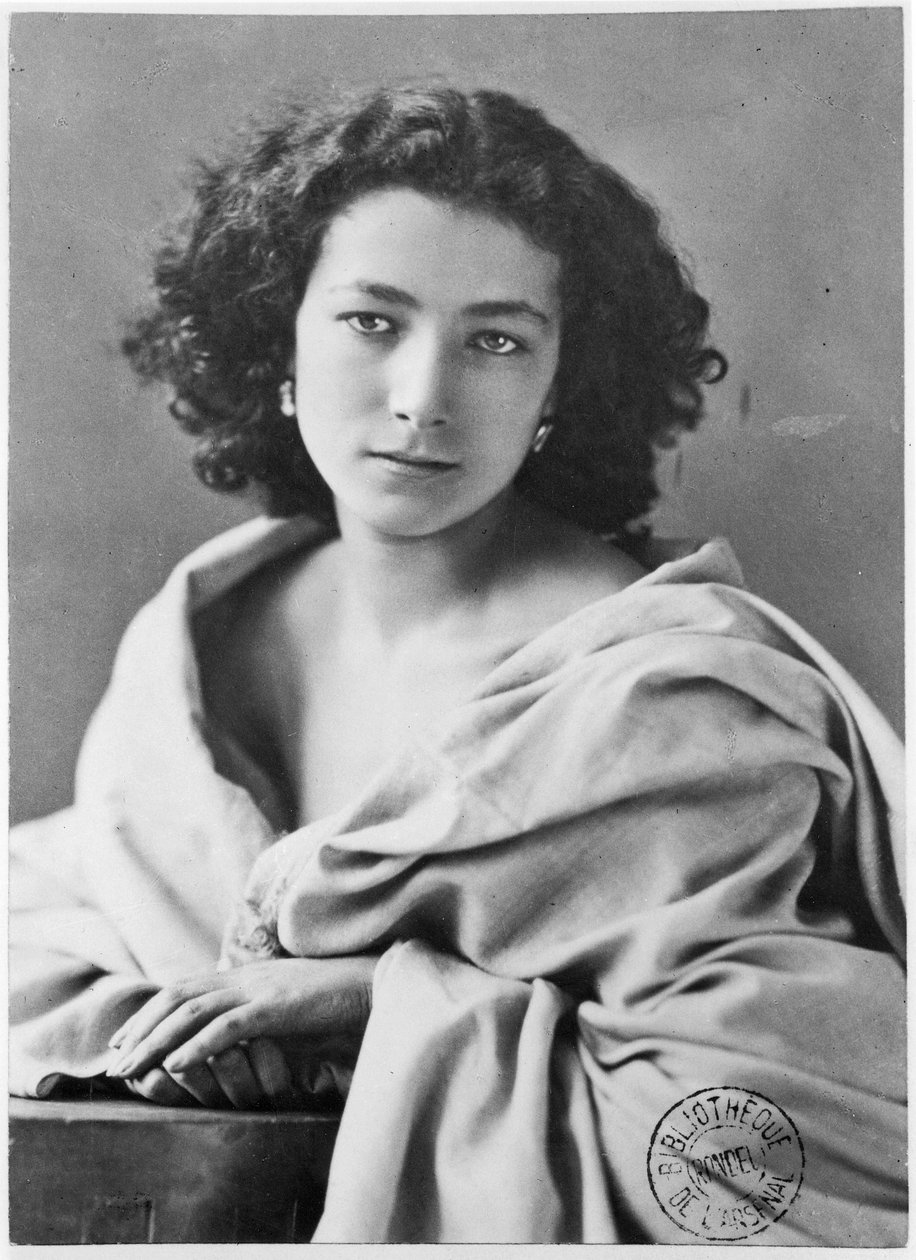 Sarah Bernhardt (1844-1923) en traje, c.1860 de Nadar