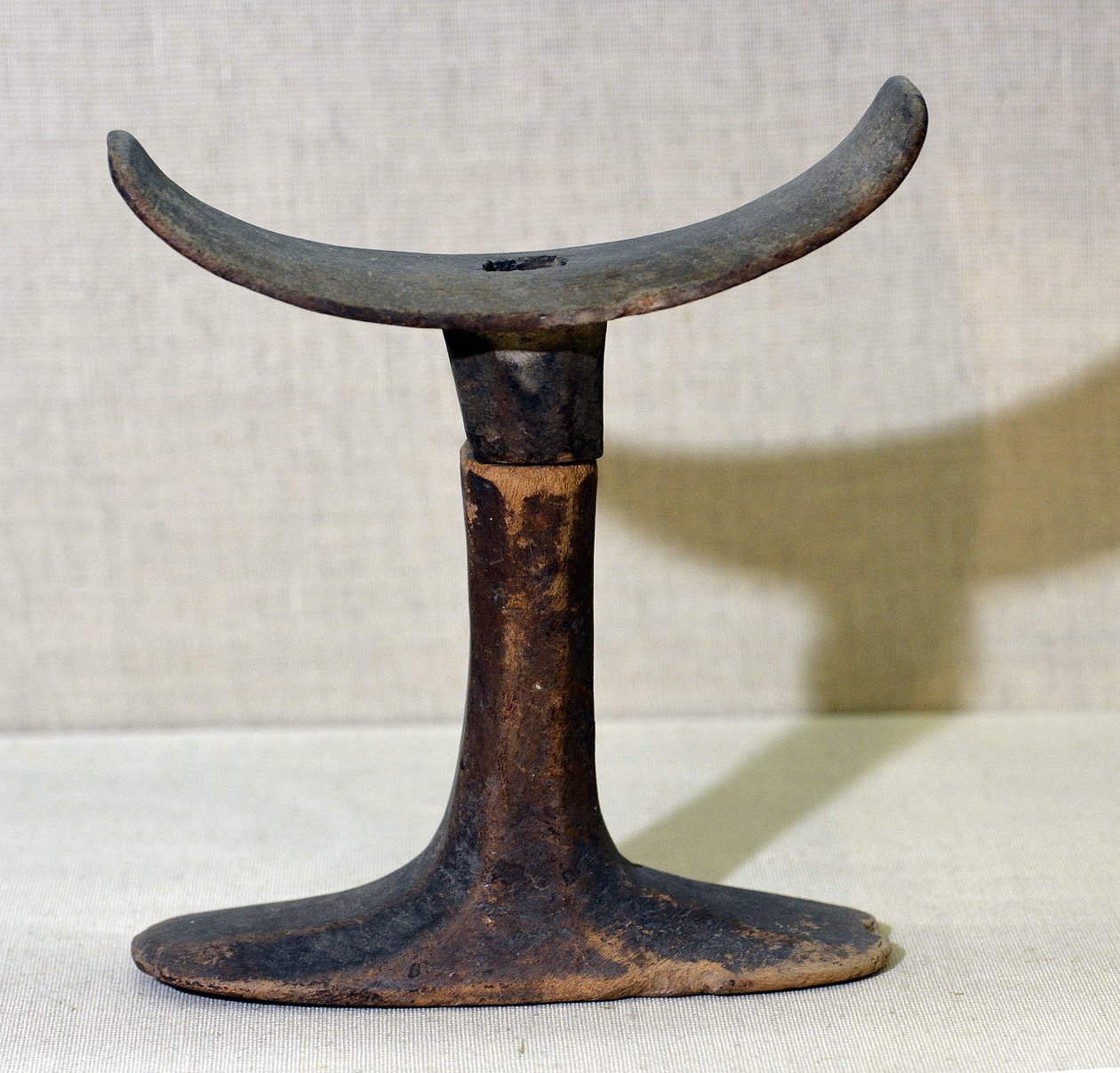 Reposacabezas, c.2500-2100 a.C. de Old Kingdom Egyptian