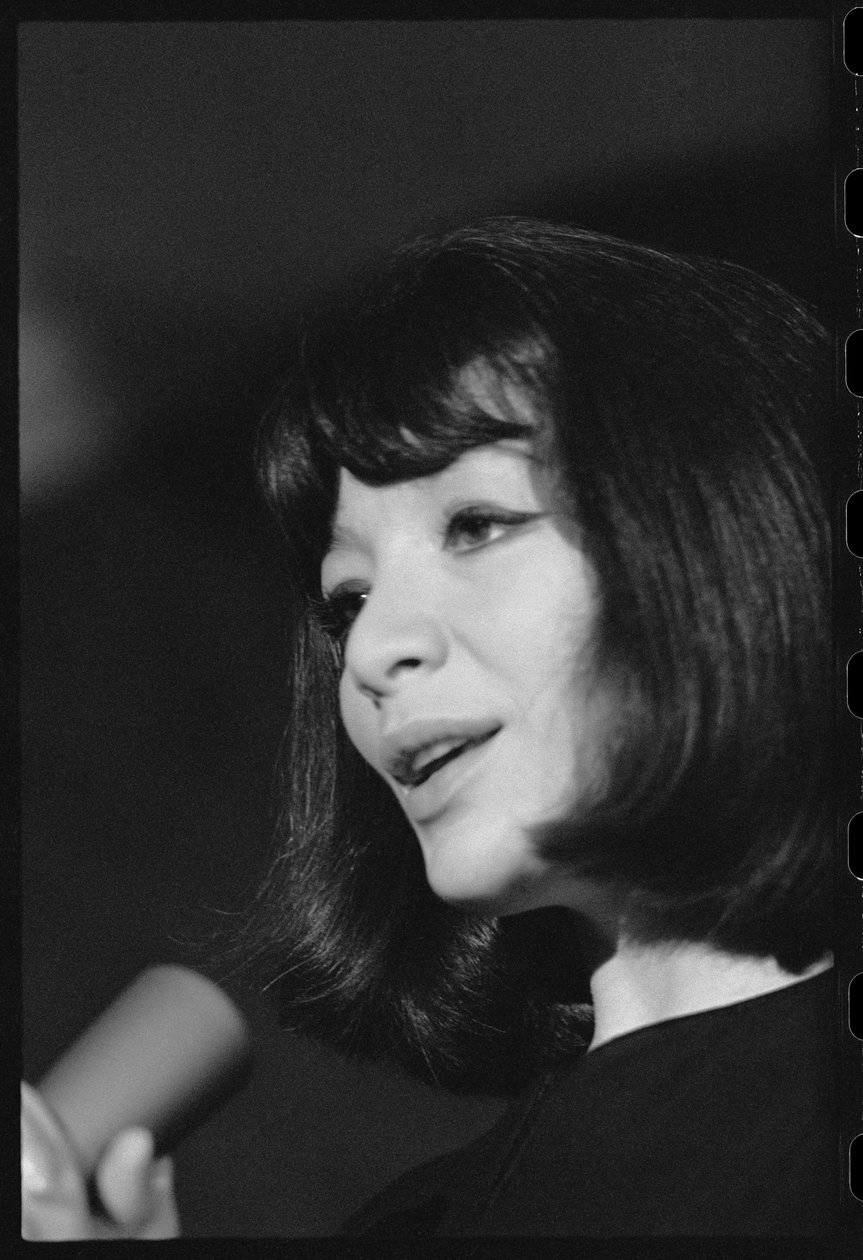 Juliette Greco canta de Orlando Suero
