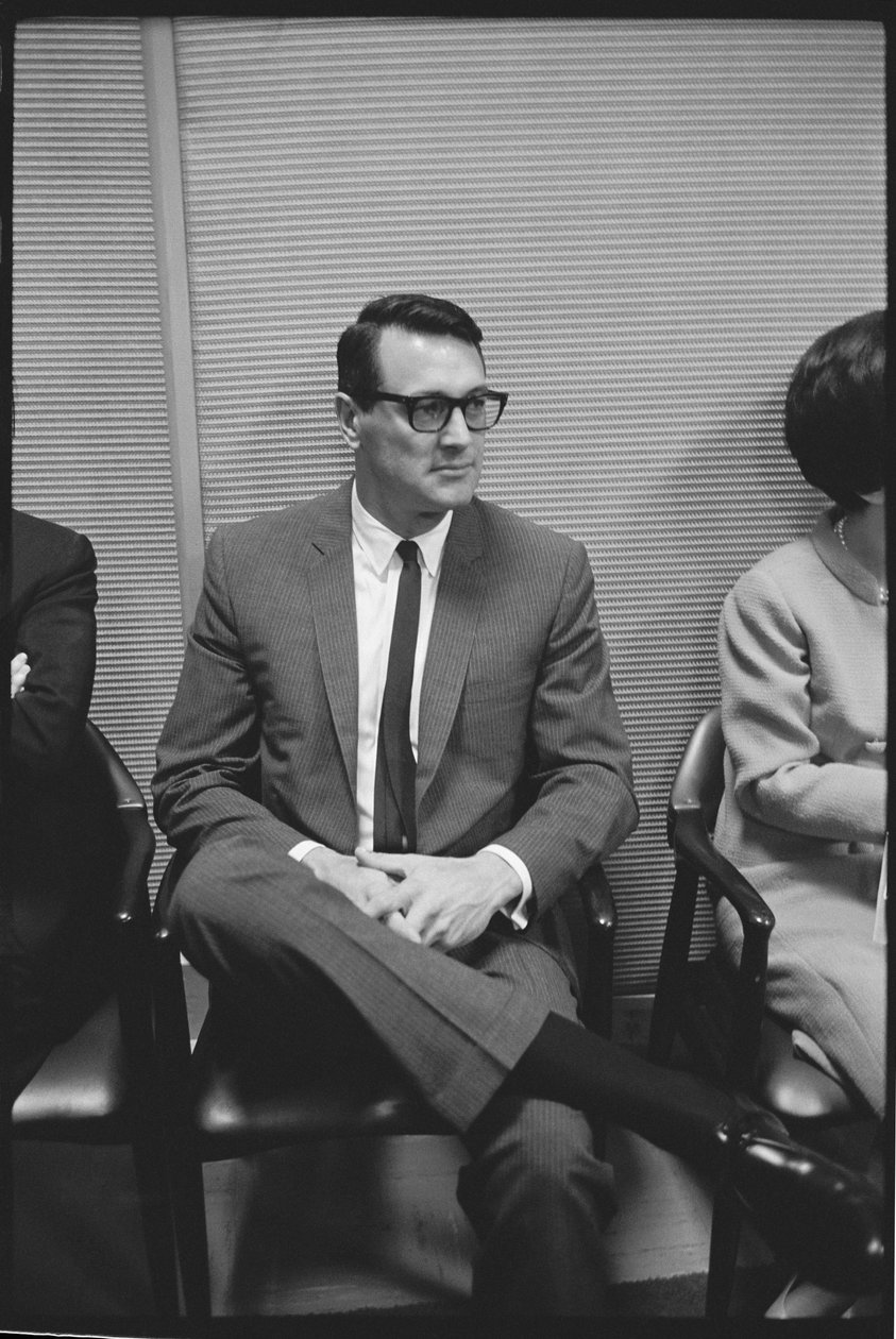 Rock Hudson esperando para conocer a la Princesa Margarita de Orlando Suero