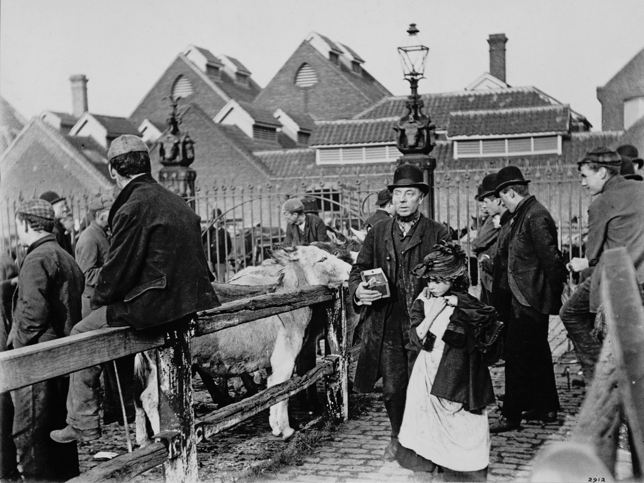 Hombre ciego en un mercado, c.1890s de Paul Martin