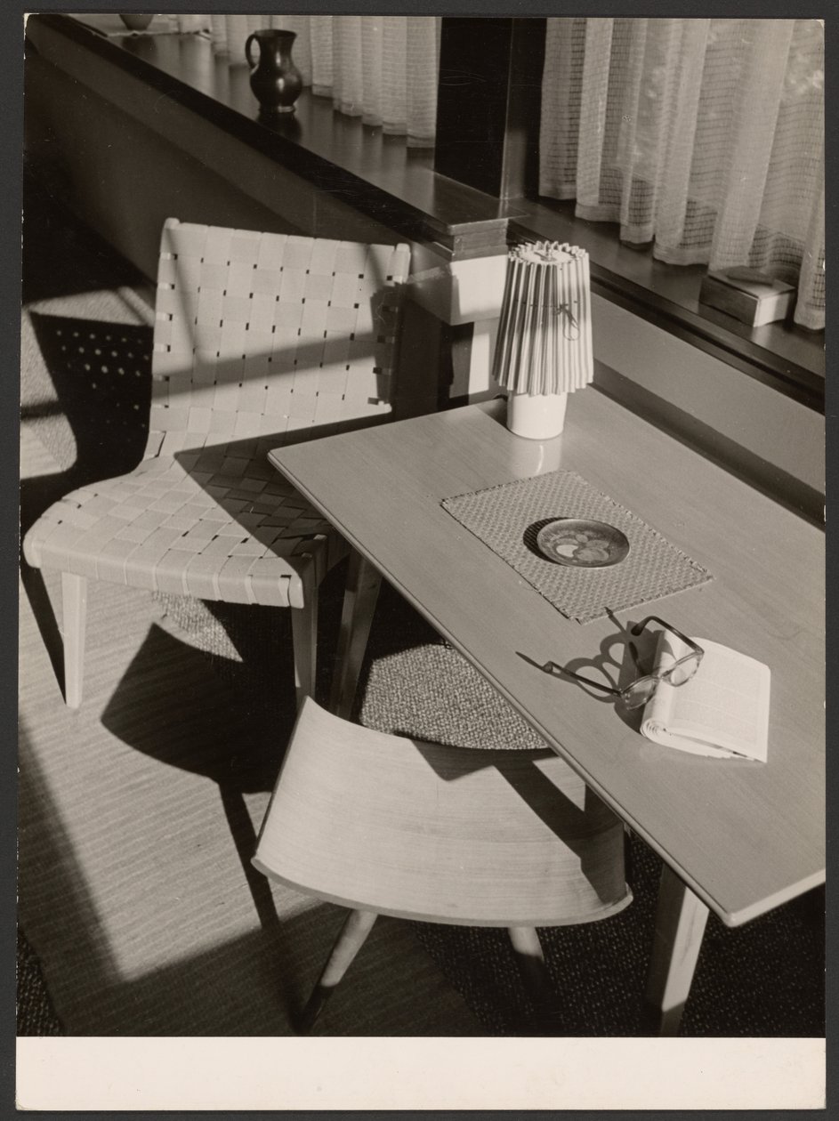 [Mesa y silla] de Paul Wolff
