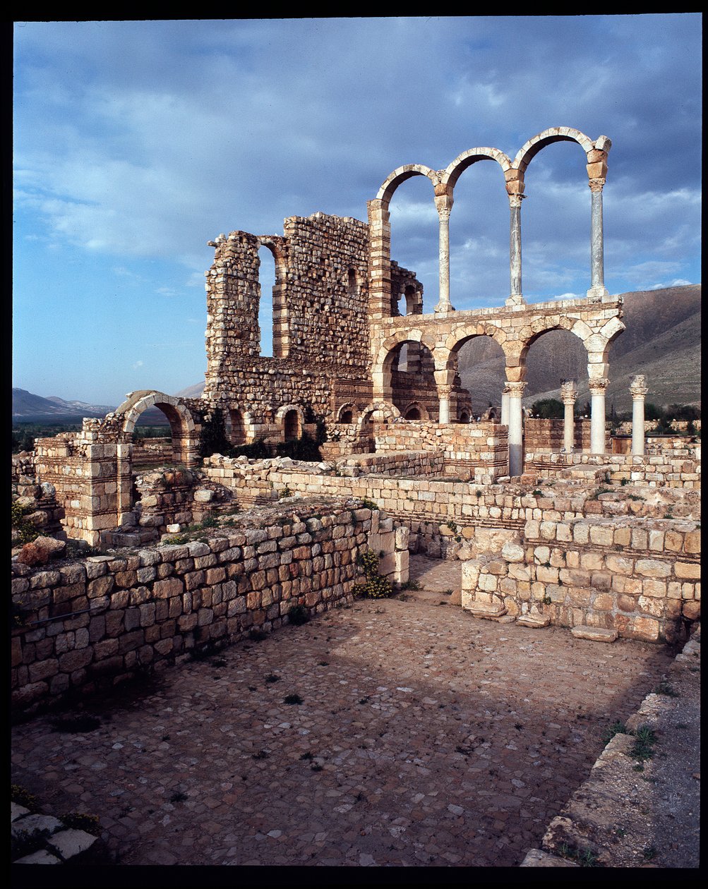 Vista de la ciudad, 705-710 d.C. de Period Umayyad