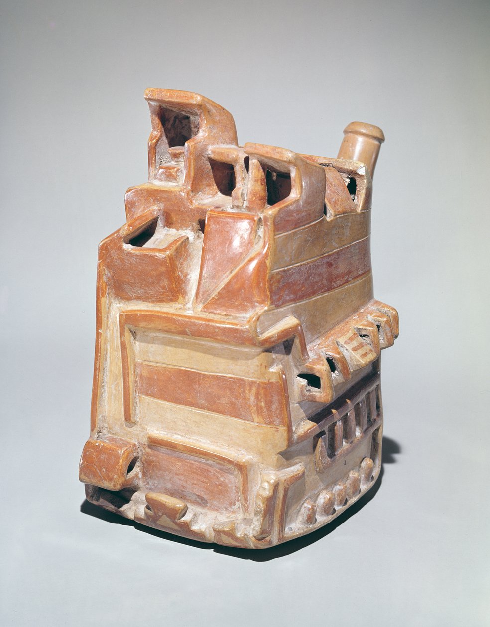 Vasija en forma de estructura, Mochica (cerámica) de Peruvian School