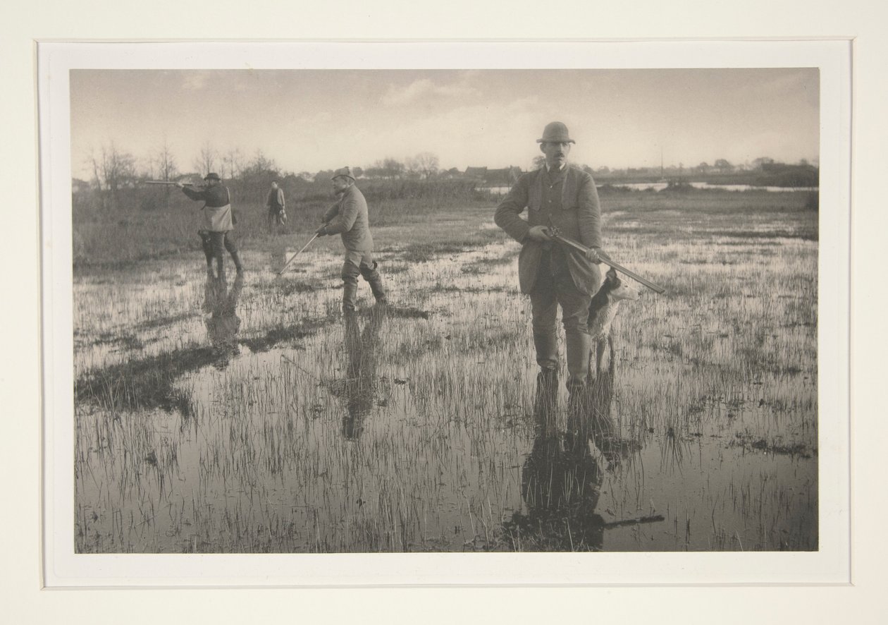 Hombres cazando en un pantano de Peter Henry Emerson