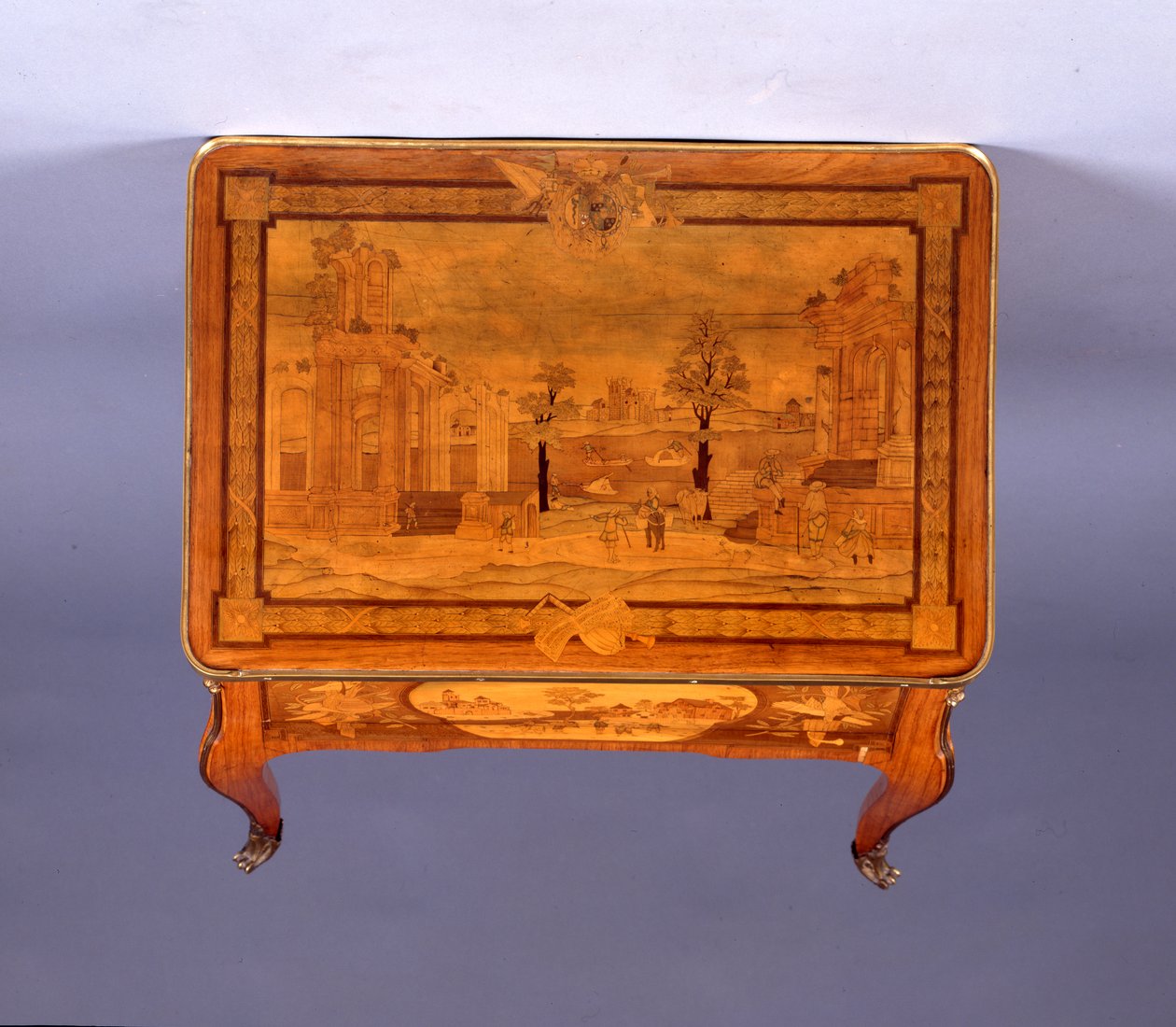 Mesa de transición a la Borgoña de Pierre Roussel