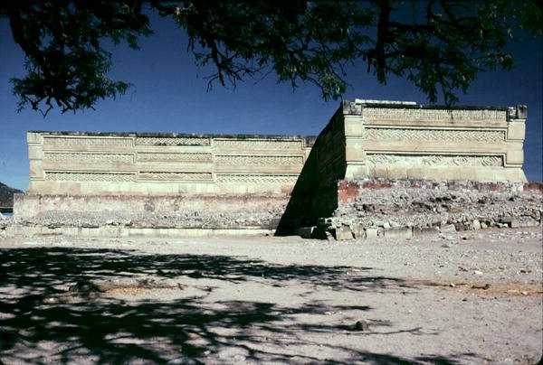 Muros con trabajo de piedra decorado de Pre Columbian Pre Columbian