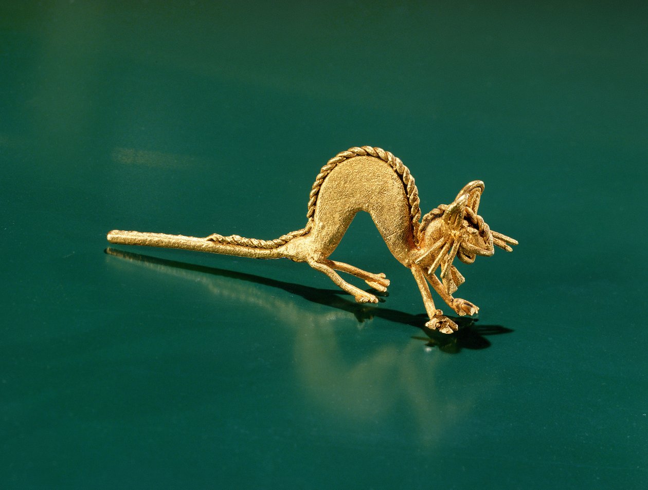 Un dragón Muisca (tumbaga) de Pre Columbian