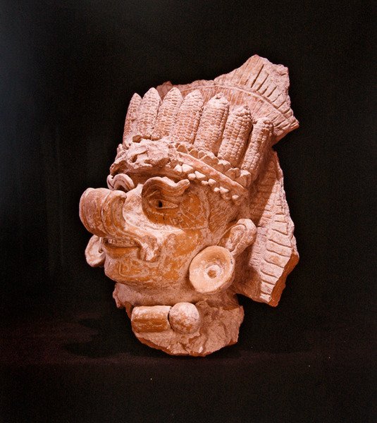 Parte de la cabeza de una gran urna, Oaxaca de Pre Columbian Pre Columbian
