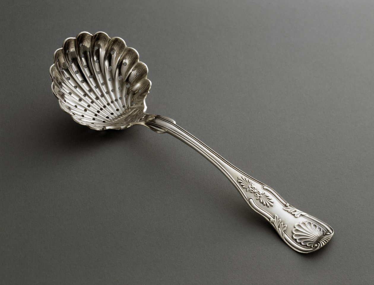 Cucharón perforado, c. 1825-1846 de R. and W. Wilson