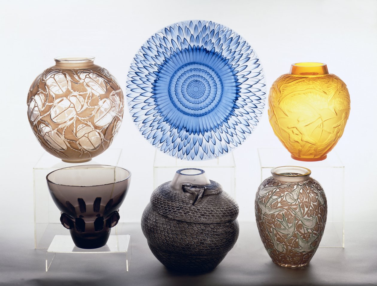 Selección de jarrones y un cuenco de Rene Jules Lalique
