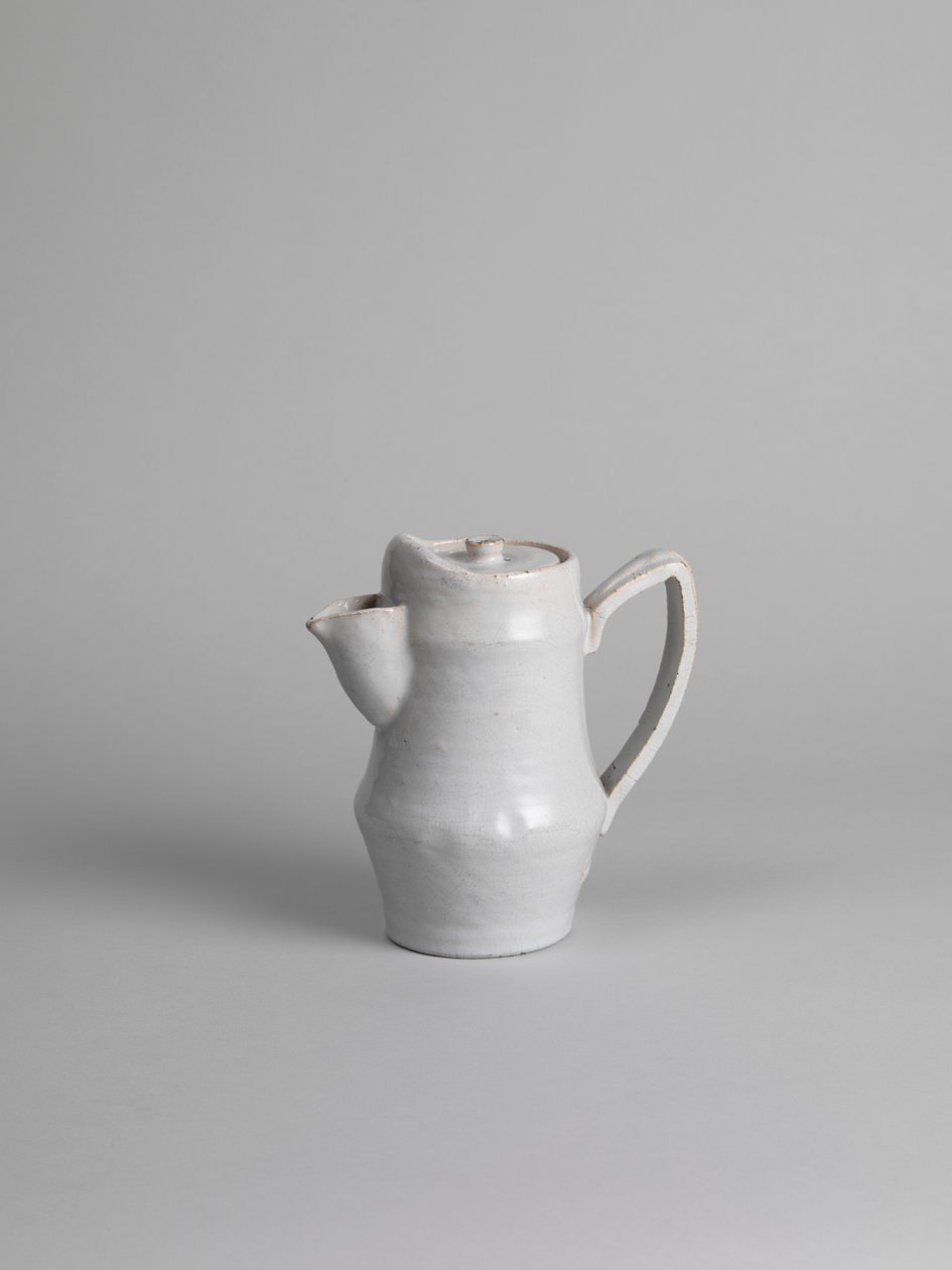 Cafetera de estaño esmaltado blanco, 1914-15 de Roger Eliot Fry