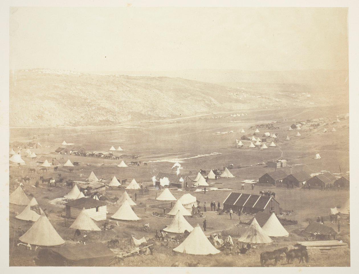 Campamento de caballería, mirando hacia Kadikoi de Roger Fenton