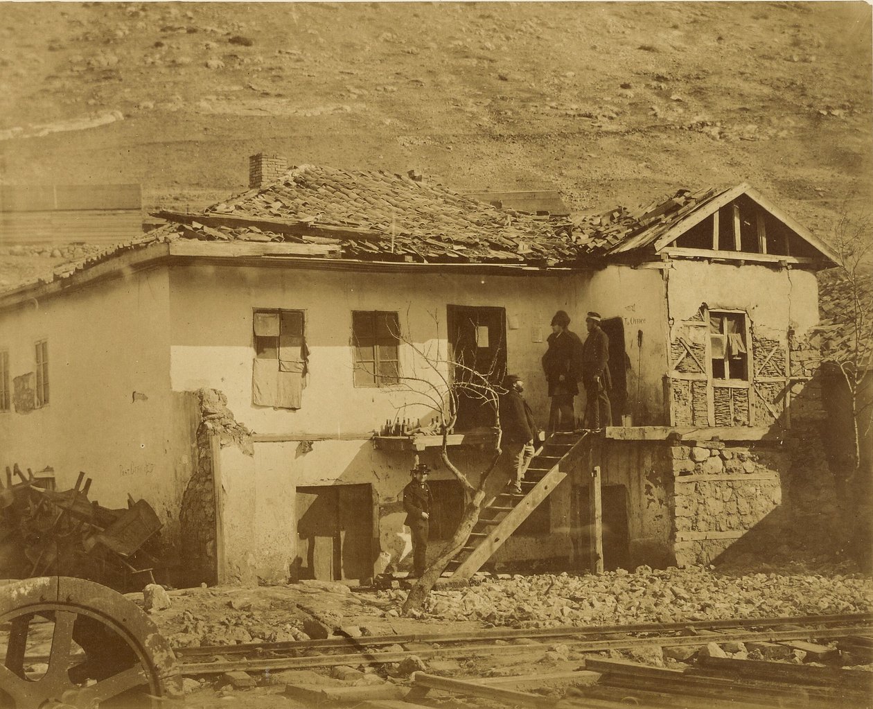 La antigua oficina de correos de Balaklava. de Roger Fenton