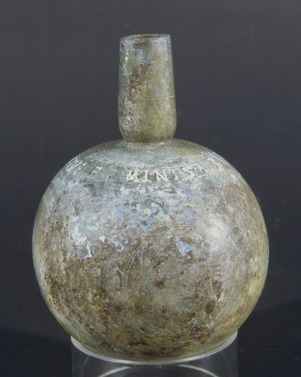 Botella con inscripción en latín de Roman