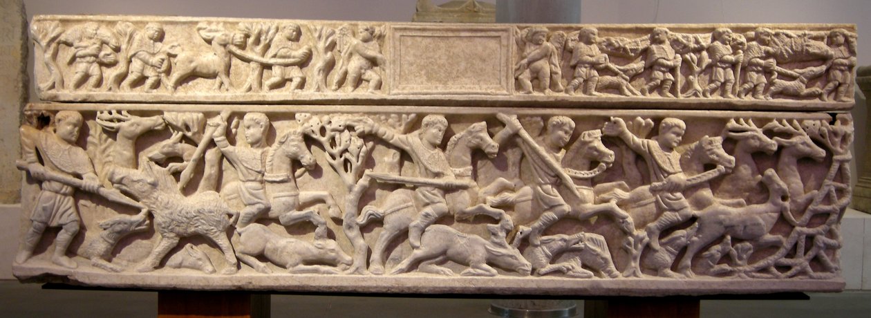 Sarcófago mostrando una caza de Roman