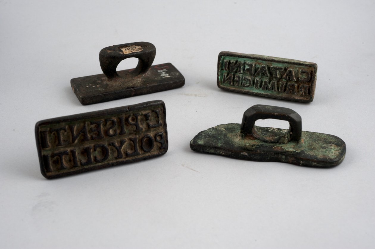 Sellos (bronce) de Roman