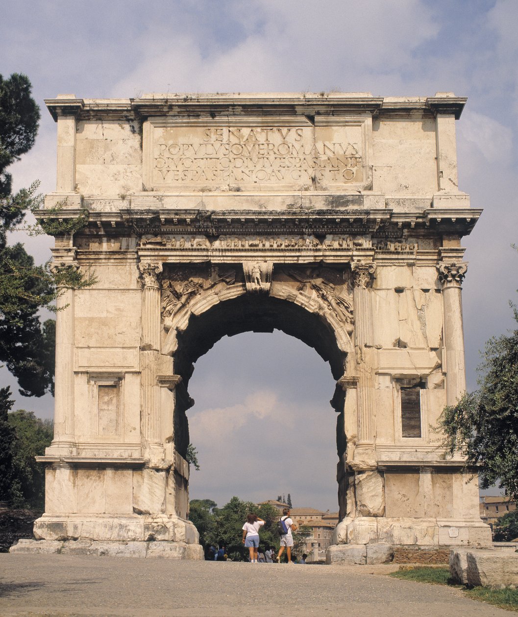 El Arco de Tito, construido en el 81 d.C. de Roman