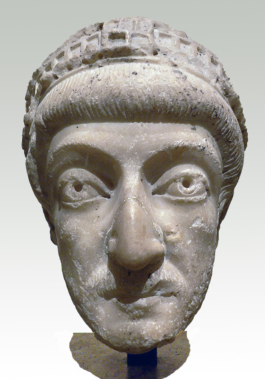 Teodosio II (mármol) de Roman