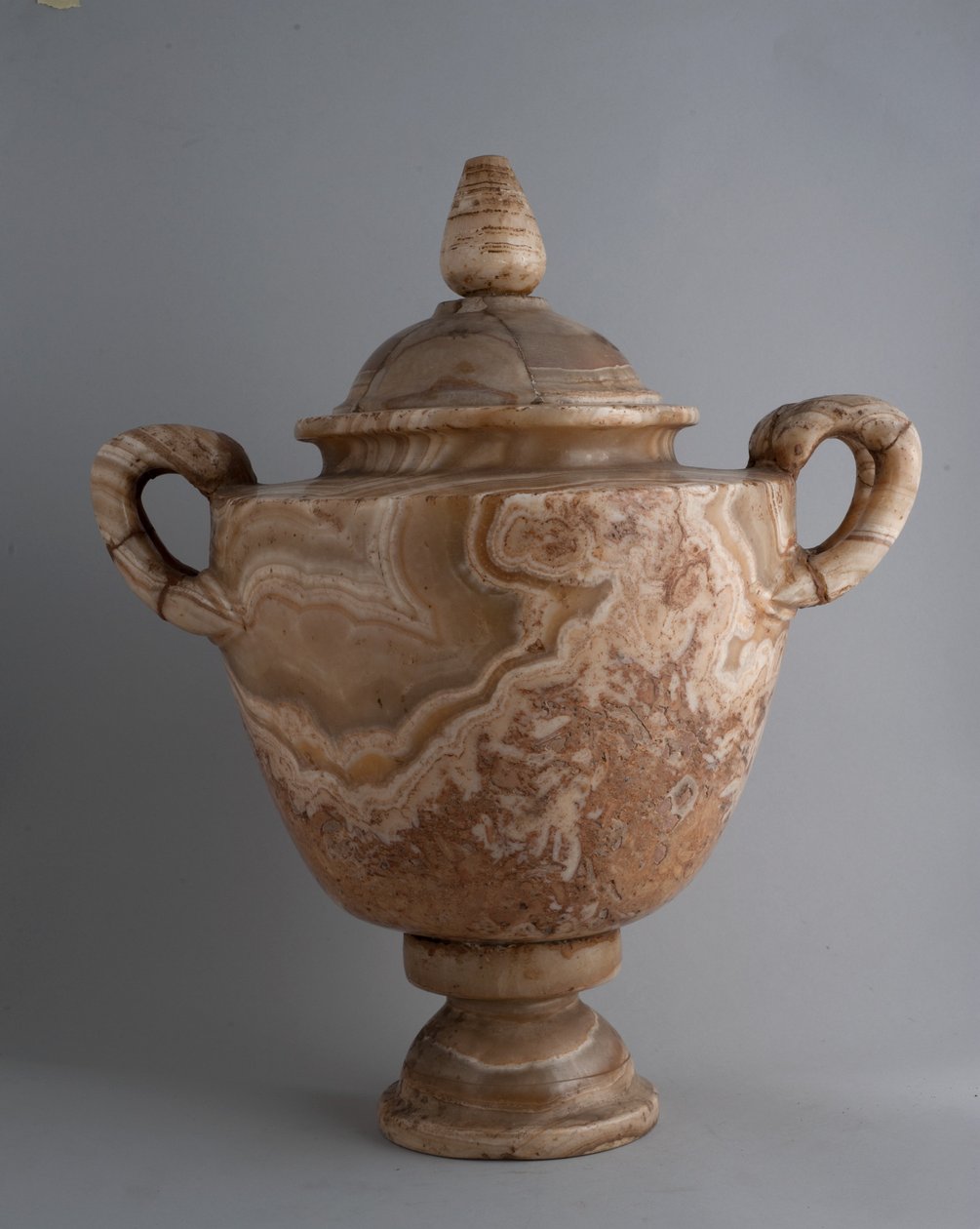 Urna (alabastro) de Roman