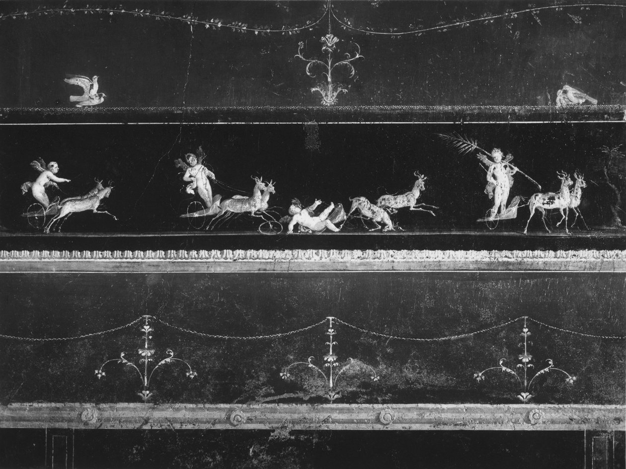 Friso decorado con putti conduciendo bigas de Roman Roman