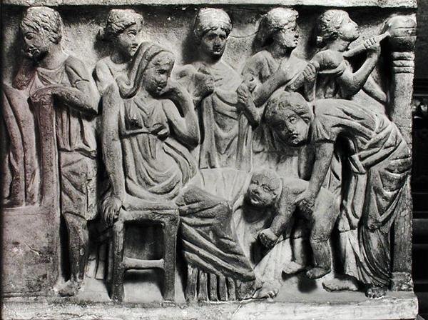 Relieve que representa a una mujer llorando por el difunto, detalle del Sarcófago de la Conclamación de Roman Roman