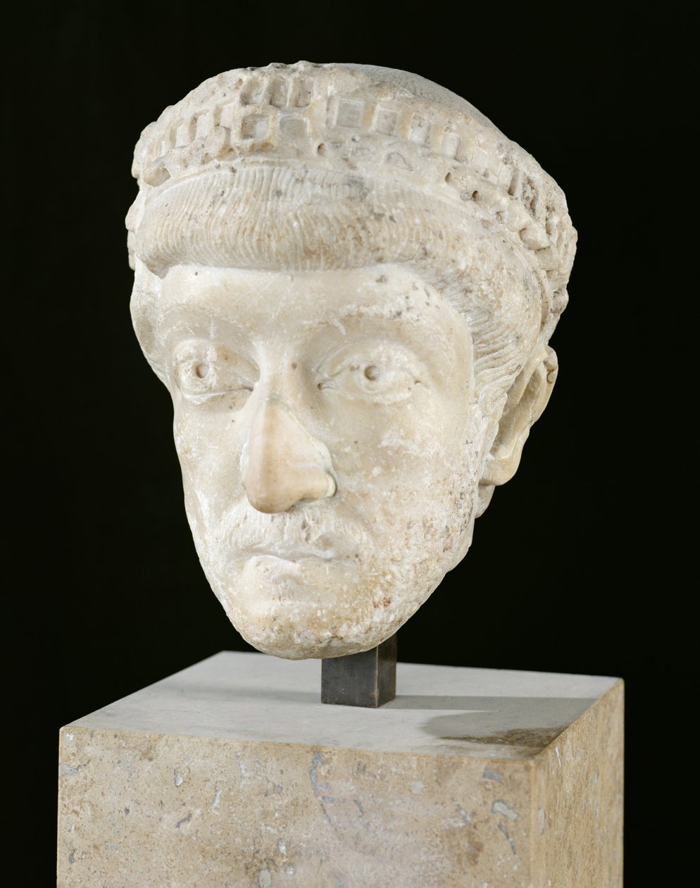 Cabeza del emperador Teodosio II (408-450) de Roman
