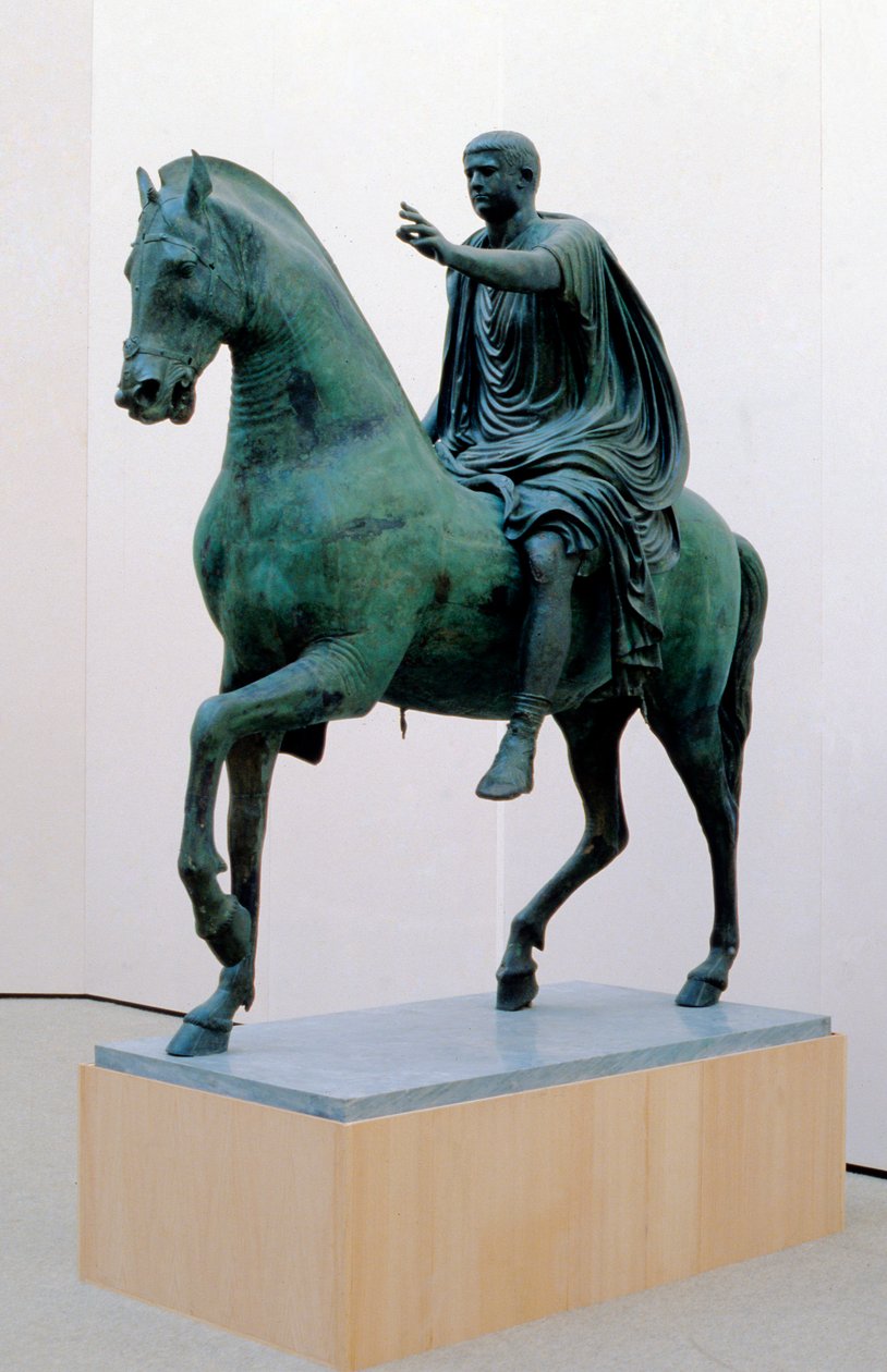 Estatua de Miseno: el emperador Nerva de Roman